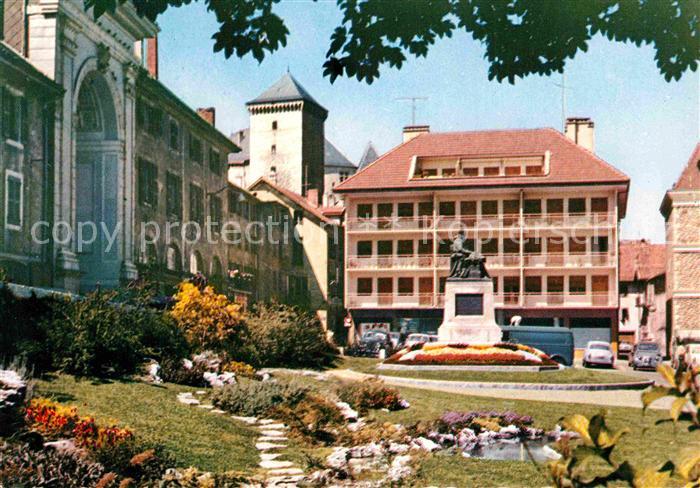 Annecy Haute-Savoie Place aux bois Statue St Francois
