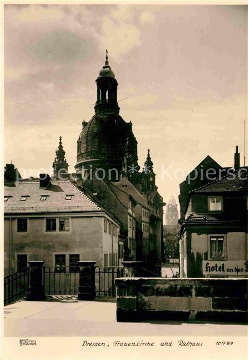 DRESDEN Elbe Frauenkirche Rathaus
