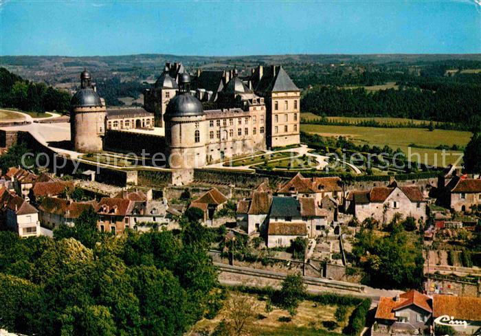 Hautefort Chateau vue aerienne Collection Sites et Monuments