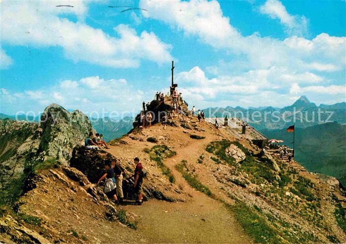 Nebelhorn Gipfelkreuz mit Hochvogel Alpenpanorama