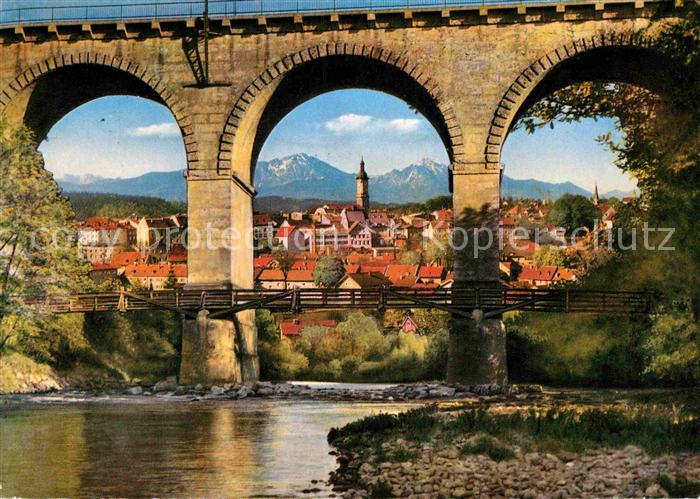 Traunstein Oberbayern Blick durch Viadukt gegen Hochfelln und Hochgern Chiemgaue