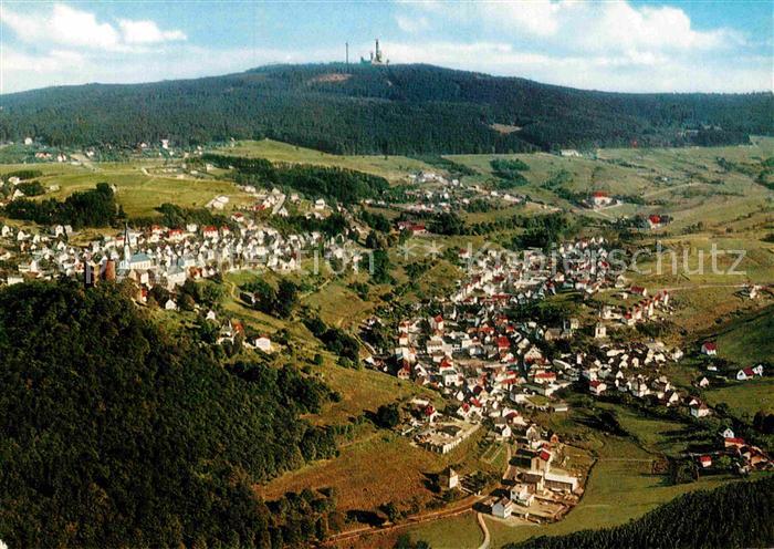 Reifenberg Taunus Luftkurort mit Feldbergblick Fliegeraufnahme
