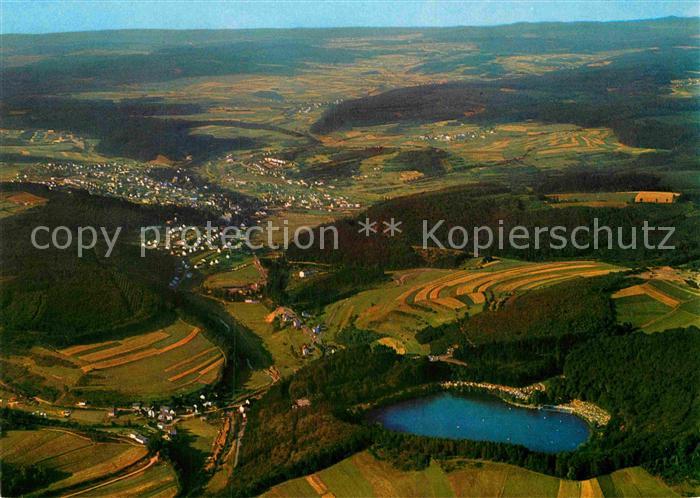 Daun Eifel mit Gemuendener Maar Kneipp Luftkurort Fliegeraufnahme