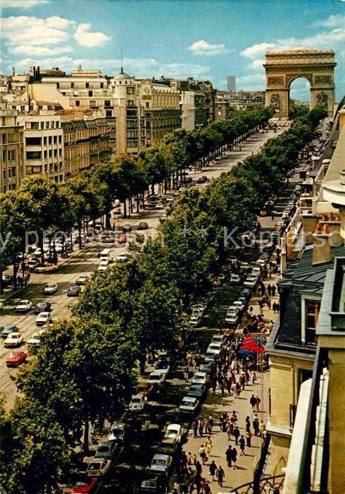 Paris Les Champs Elysees et L Arc de Triomphe