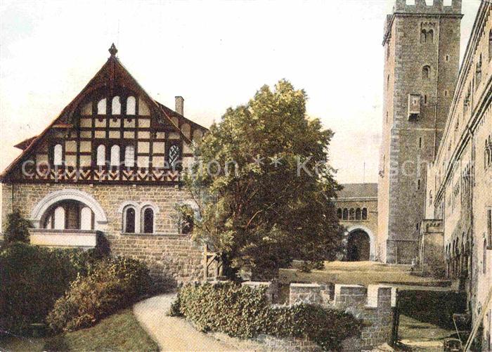 Wartburg Eisenach Hof der Hauptburg mit Gadem und Bergfried