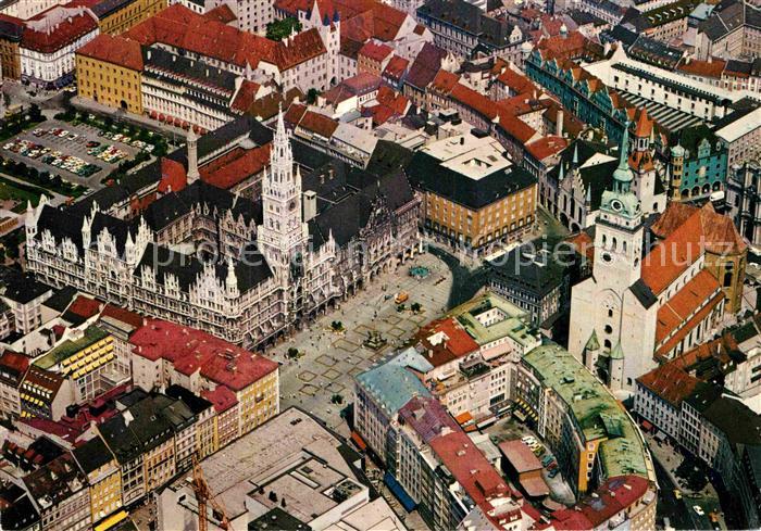 Muenchen Bayern Fliegeraufnahme Marienplatz Rathaus