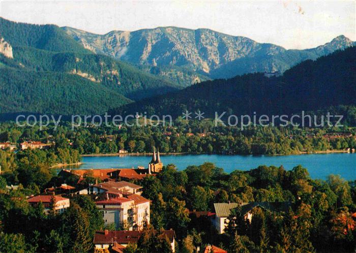 Tegernsee Bayern mit Schlosskirche und Blauberge