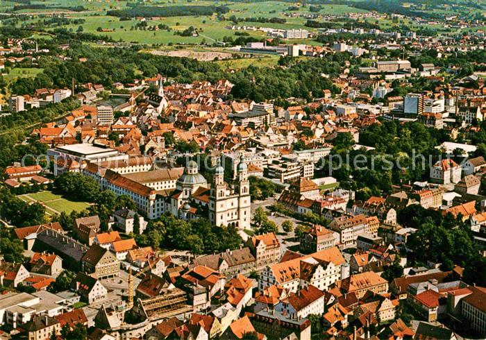 Kempten Allgaeu Basilika St Lorenz mit Residenz und Altstadt Fliegeraufnahme