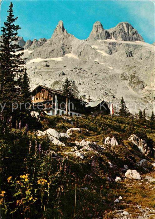 Lindauer Huette im Gauertal gegen die Drei Tuerme Montafon