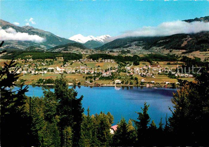 Seeboden Millstaettersee Blick ueber den See zu den Alpen