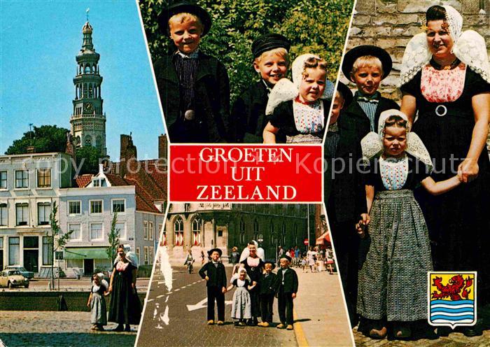 Zeeland Niederlande Platz Kirchturm Trachten Familienfoto