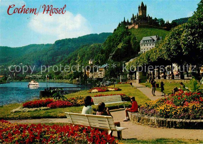 Cochem Mosel Parkanlagen am Moselufer mit Reichsburg
