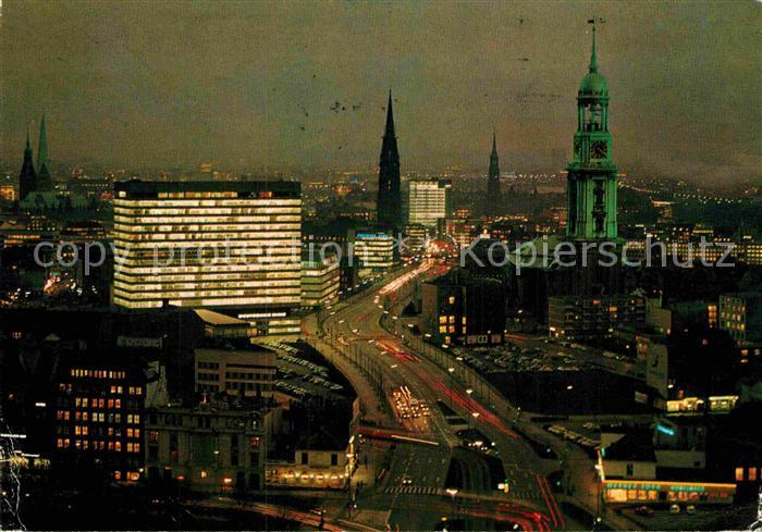 HAMBURG  CITY Ost West Strasse bei Nacht Kirche Der Michel Wahrzeichen
