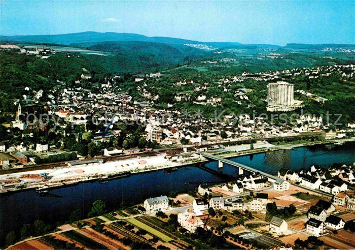 Vallendar Blick ueber den Rhein Fliegeraufnahme