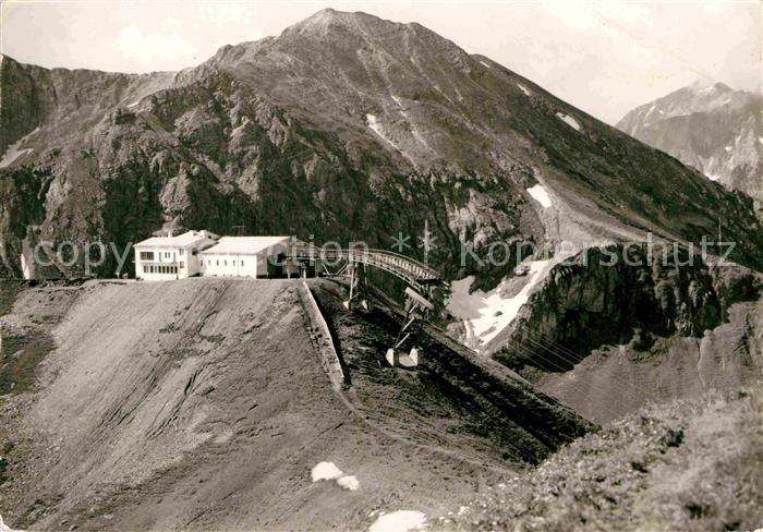 Kleinwalsertal Kanzelwandbahn Bergstation mit Hammerspitze