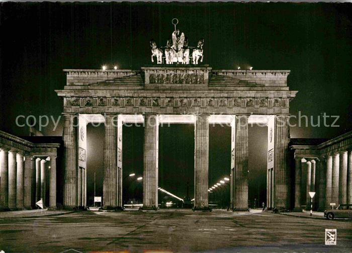 BERLIN  CITY Brandenburger Tor bei Nacht