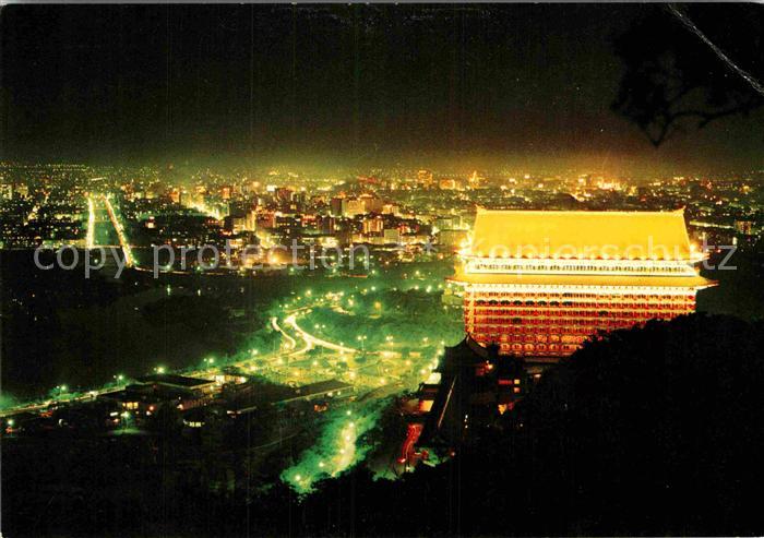 Taipei Grand Hotel bei Nacht
