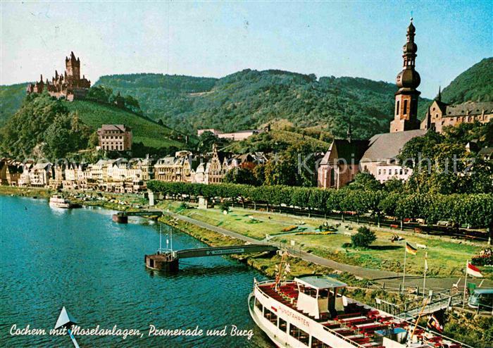 Cochem Mosel mit Moselanlagen Promenade Burg