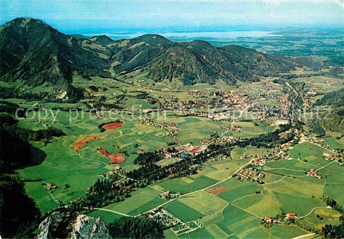 Ruhpolding Bayern Luftkurort mit Rauschberg im Hintergrund Chiemsee Fliegeraufna