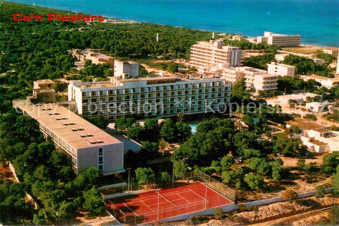 Can Picafort Mallorca Hotelanlage mit Tennisplatz Fliegeraufnahme