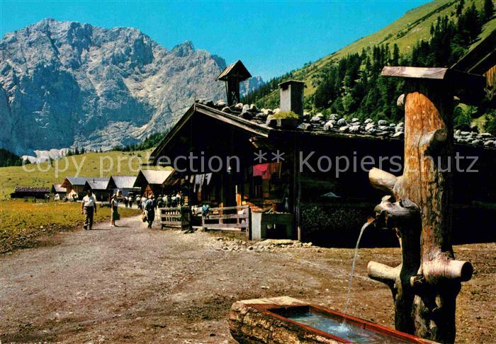 Hinterriss Tirol Engalm am grossen Ahornboden gegen Grubenkarspitze Karwendelgeb