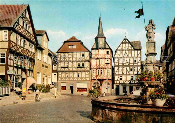 Fritzlar Markt mit Rolandsbrunnen Altstadt Fachwerkhaeuser