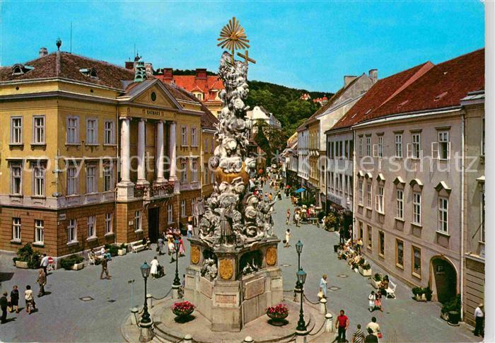 Baden Wien Hauptplatz mit Rathaus und Pestsaeule