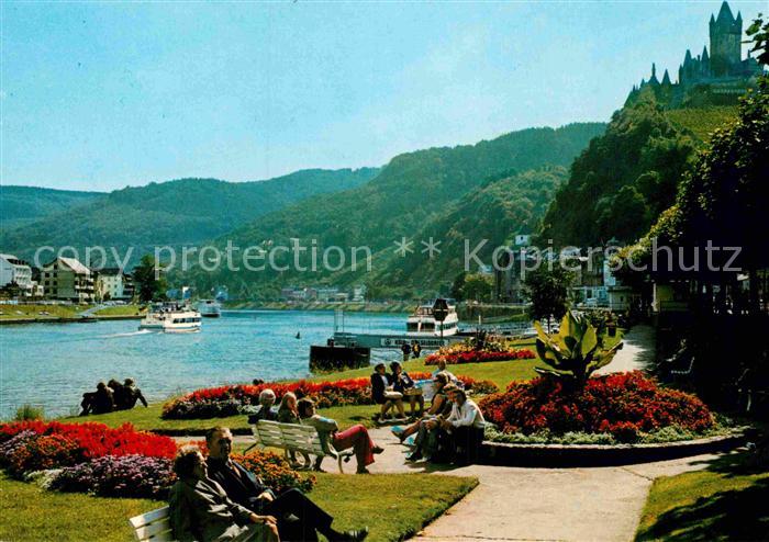 Cochem Mosel Moselpromenade mit Burg