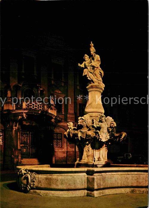 PAssAU Bayern Brunnen am Residenzplatz Universitaetstadt