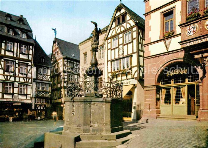 Bernkastel-Kues Markt Brunnen Fachwerk