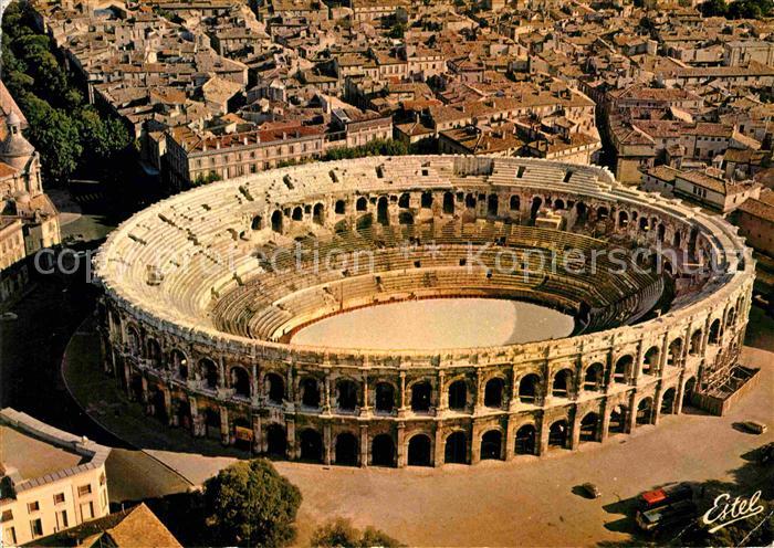 Nimes Vue aerienne des arenes amphitheatre ro