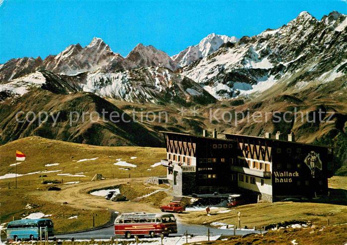 Heiligenblut Kaernten Alpengasthof Wallack Haus mit Schobergruppe