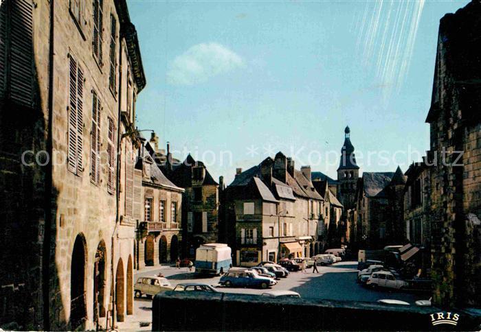 Sarlat-la-Caneda Rue et la Place de la Liberté