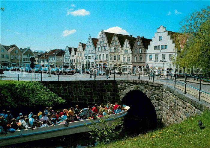 Friedrichstadt Eider Grachtenfahrt Giebelhaeuser am Markt