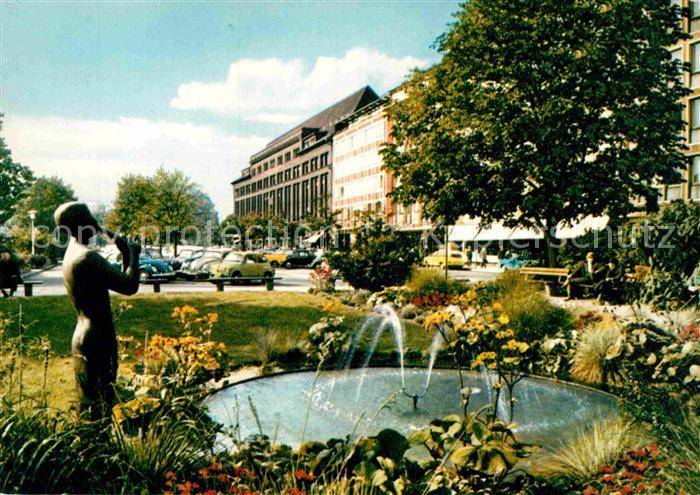 KIEL  CITY Holstenplatz mit Floetenspieler Brunnen