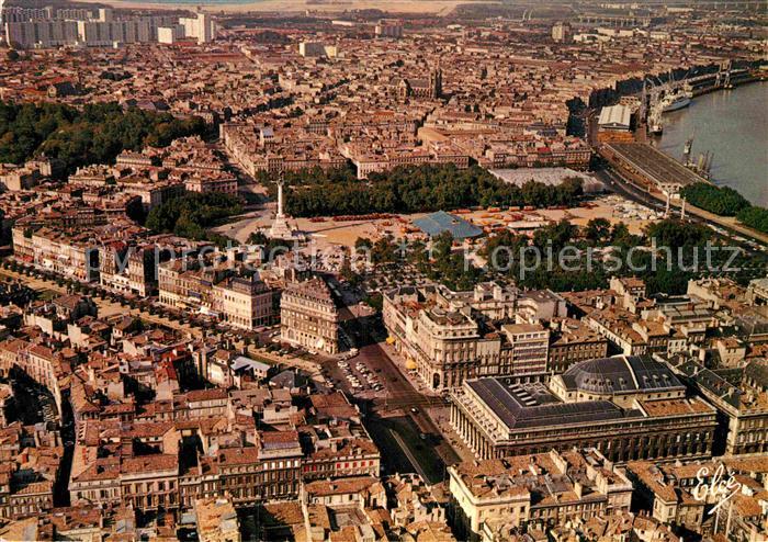 Bordeaux Vue generale au premier plan le Grand Theatre Les Alles de Tourny