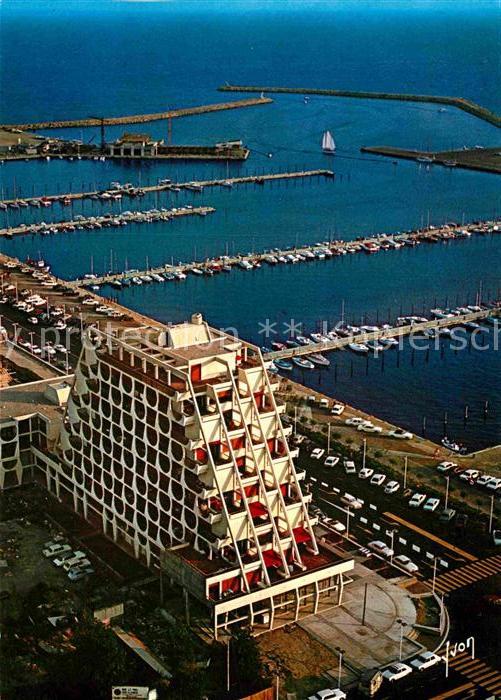 La Grande-Motte Le Provence et le Port Vue aerienne