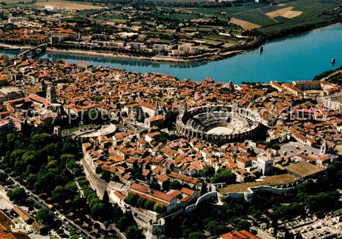 Arles Bouches-du-Rhone Fliegeraufnahme les Arenes le Theatre Antique