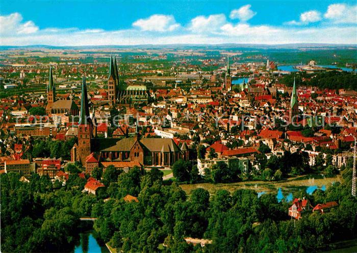 Luebeck Fliegeraufnahme Sieben Tuerme