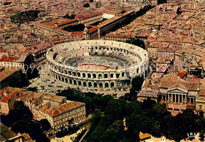 Nimes Fliegeraufnahme Amphitheater Gerichtsgebaeude