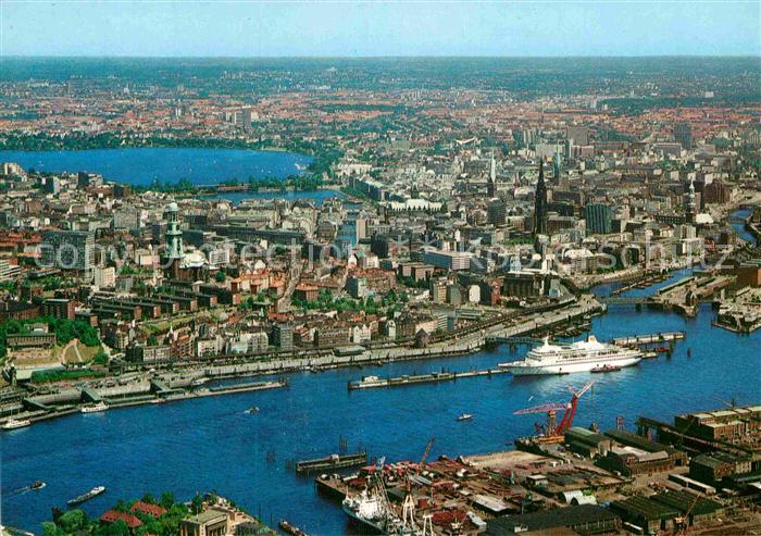 HAMBURG  CITY Panorama vom Hafen Richtung Stadt