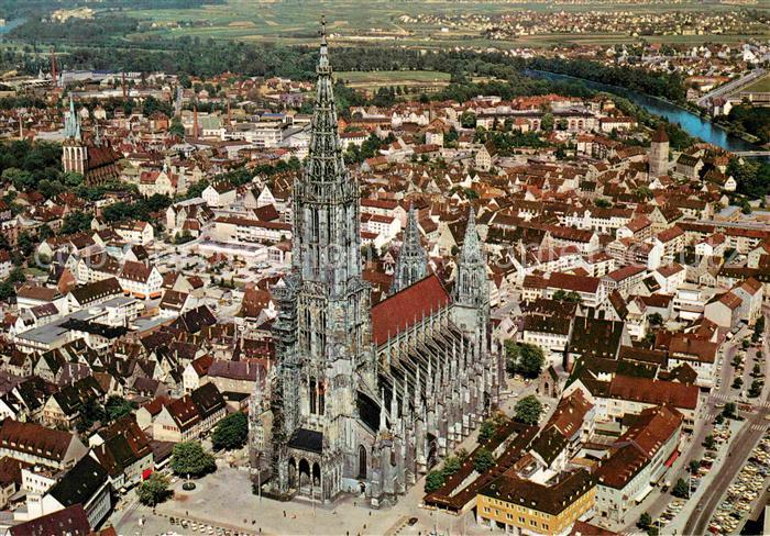 Ulm Donau Fliegeraufnahme Hoechste Kirche der Welt