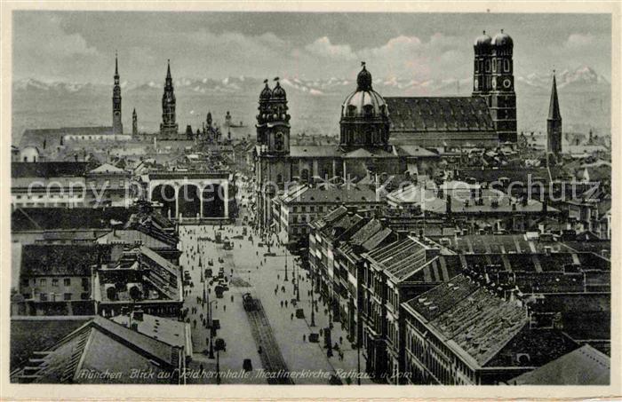 Muenchen Bayern Feldherrnhalle Theatinerkirche Rathaus Dom Alpen