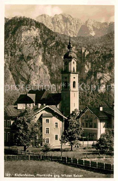 Kiefersfelden Pfarrkirche gegen Wilden Kaiser
