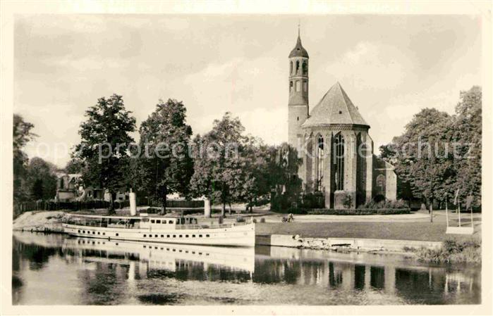 Brandenburg Havel Salzhof mit Johanniskirche Dampfer
