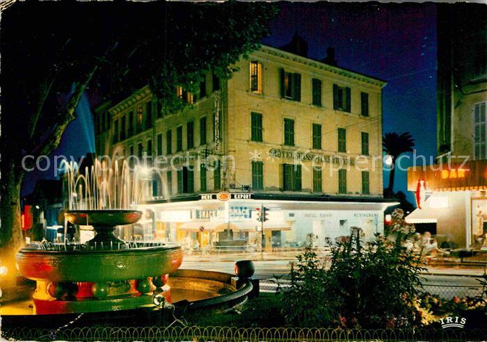 Hyeres Place de la rade illuminée