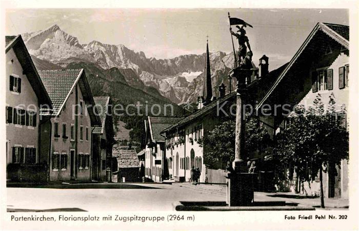 Partenkirchen Floriansplatz mit Zugspitzgruppe