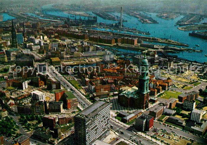 HAMBURG  CITY Michel Wahrzeichen Ost West Strasse Blick zum Hafen Fliegeraufnahm