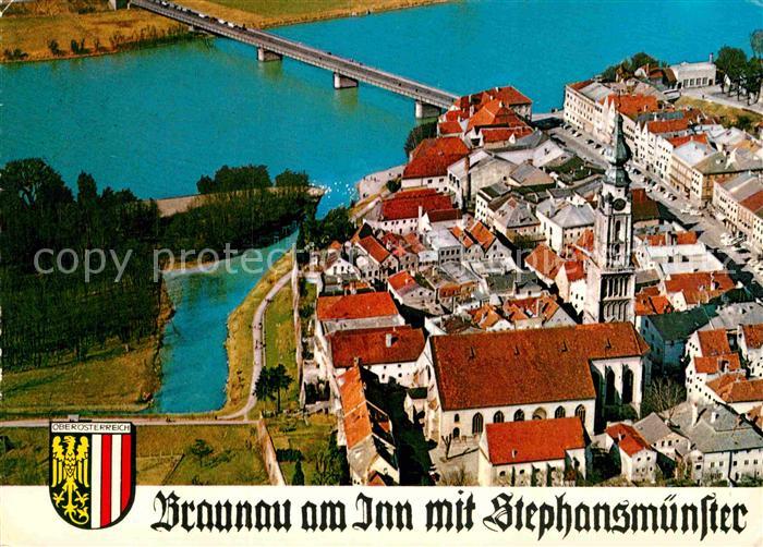 Braunau Inn mit Stephansmuenster Enknachmuendung Innbruecke Fliegeraufnahme