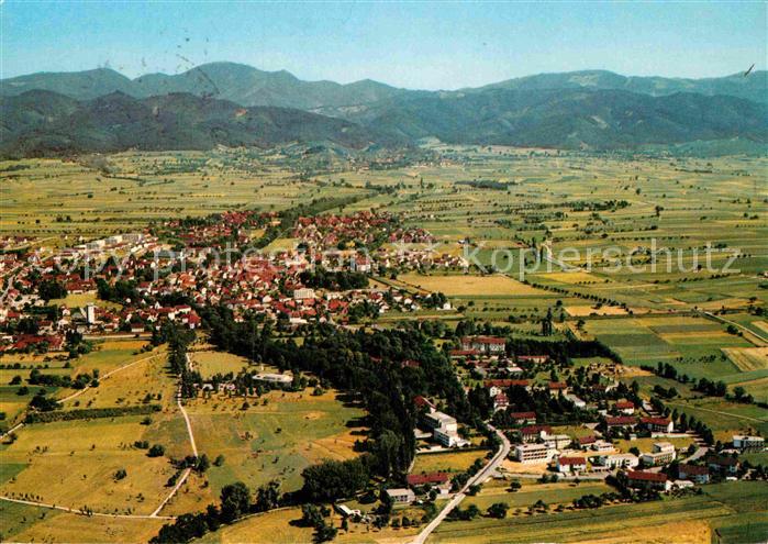 Bad Krozingen mit Blick zum Schwarzwald Fliegeraufnahme